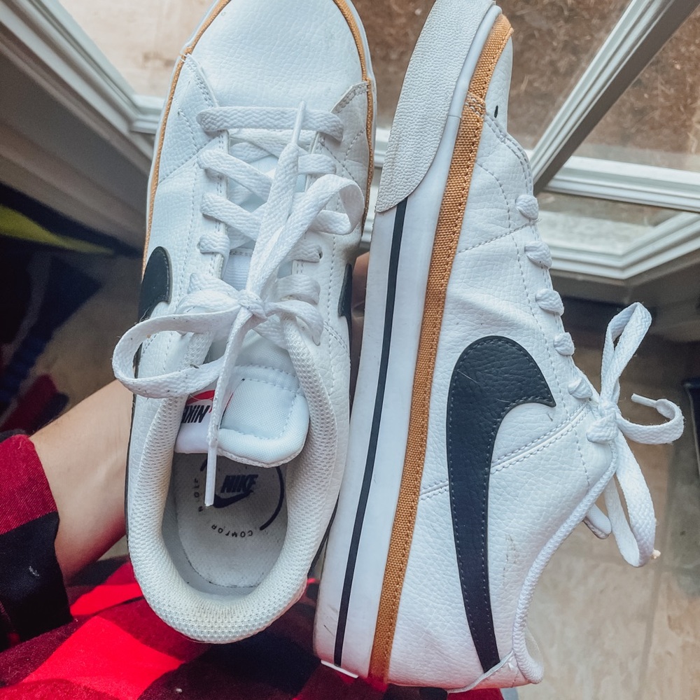 Nike Court Legacy